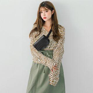 Plus Size V-neck Leopard Blouse