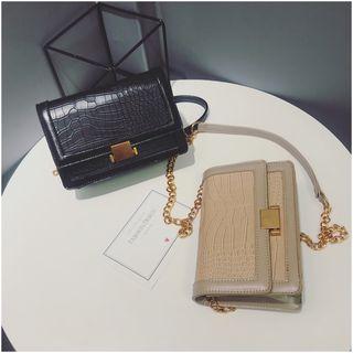 Textured Chain Strap Shoulder Bag