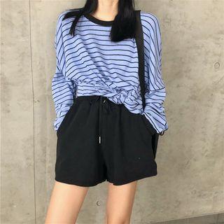 Striped Long-sleeve Loose-fit T-shirt / Plain Shorts