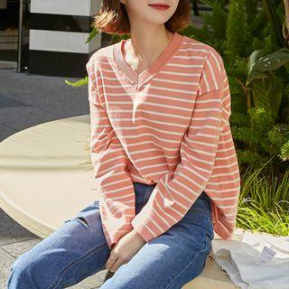 V-neck Striped Boxy T-shirt