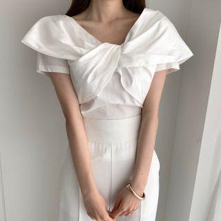 Asymmetrical Puff-sleeve Bow Blouse