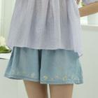 Flower-embroidery Chambray Shorts One Size