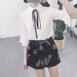 3/4-sleeve Blouse / Floral Print Shorts
