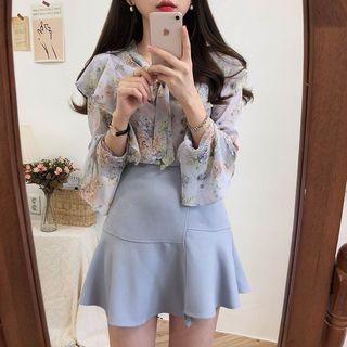 Ribbon-neckline Printed Chiffon Top / A-line Skirt