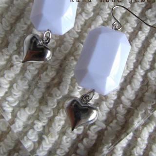 White Sweet Heart Earrings(s)