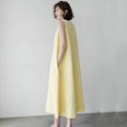 Sleeveless Round-neck Large Dress