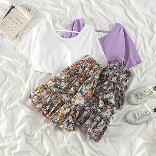 Plain Short-sleeve T-shirt / Floral Ruffle Skirt