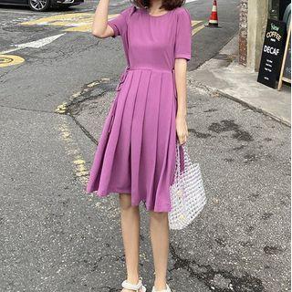 Plain Short-sleeve Midi A-line Pleated Dress