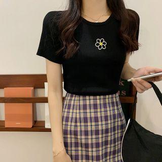 Short Sleeve Flower Cropped Top
