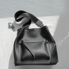 Zip-pocket Square Shoulder Bag