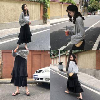 Plain Long-sleeve T-shirt / Midi Tiered Skirt