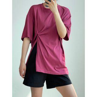 Short-sleeve Twist Slit T-shirt