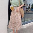 Short-sleeve Plain Top / High-waist Floral Printed Skirt