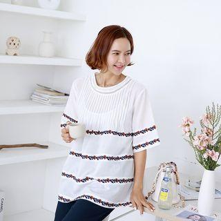 Flower-trim Pintuck Blouse Ivory - One Size