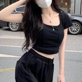 Short-sleeve Paneled T-shirt / Wide Leg Pants