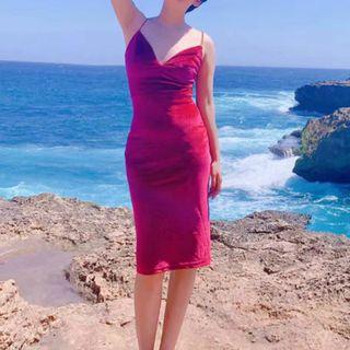 Deep V-neck Spaghetti Strap Sheath Dress