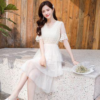 Short-sleeve Lace Tiered Mesh A-line Midi Dress