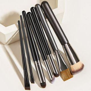 Set Of 1 / 7: Makeup Brush