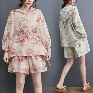Set: 3/4-sleeve Floral Hooded Top + Shorts