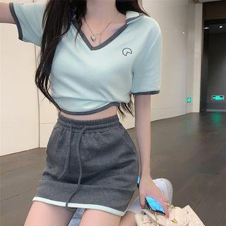Short-sleeve Lapel Contrast Trim T-shirt / High-waist Drawstring A-line Mini Skirt