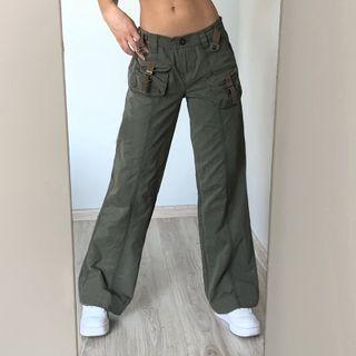 Low-rise Wide-leg Cargo Pants