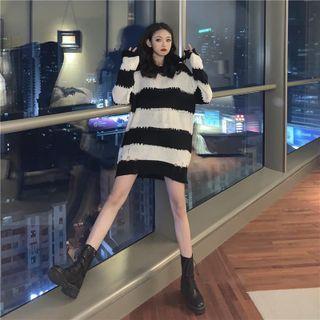 Distressed Striped Sweater Striped - Black & White - One Size