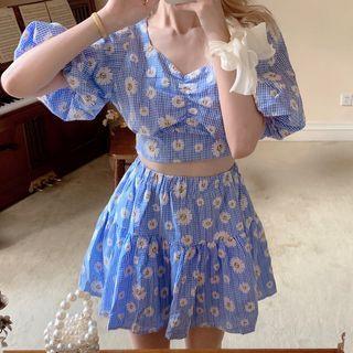 Set: V-neck Daisy Print Top + Mini Skirt