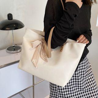 Bow Carryall Bag