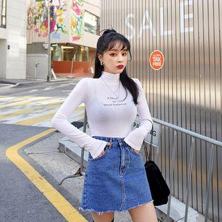 Turtle-neck Letter Slim-fit Top