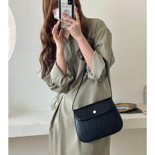 Faux Leather Lizard Grain Shoulder Bag