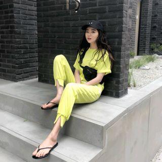 Set: Cuffed-sleeve T-shirt + Sweat Pants