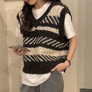 V-neck Patterned Knit Vest / Mock-neck Knit Top / Short-sleeve T-shirt