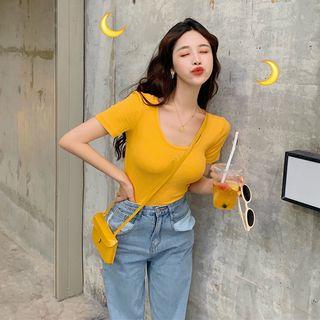Moon-embroidered U-neck T-shirt