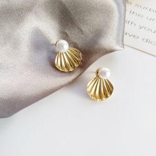 Shell Sterling Silver Ear Stud / Clip-on Earring