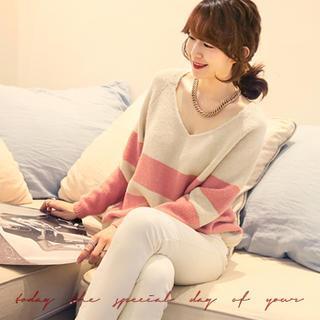 V-neck Raglan-sleeve Sweater