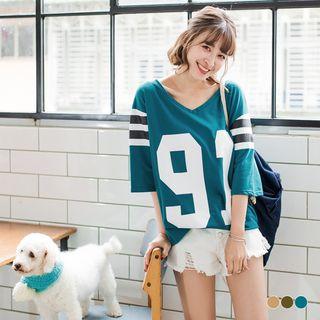 Baseketball Font Printed V-neck Tee