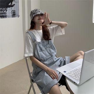Short-sleeve T-shirt / Denim Jumper Shorts