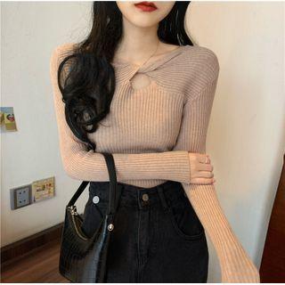 Keyhole Front Ribbed Knit Top