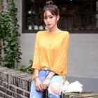 Round-neck 3/4-sleeve Loose-fit T-shirt