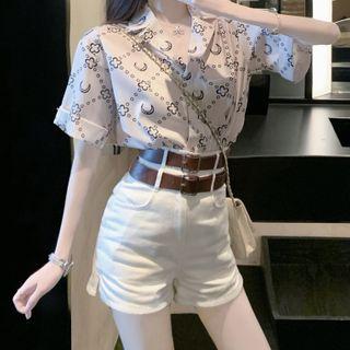 Short-sleeve Patterned Open-collar Shirt / High-waist Shorts / Belt