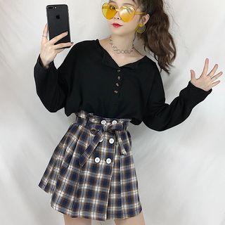 Long-sleeve Henley T-shirt / Plaid Pleated Skirt