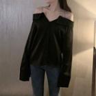 Long-sleeve Off-shoulder Chained Top Black - One Size