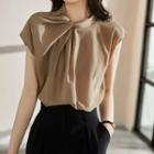 Cap-sleeve Twisted Blouse