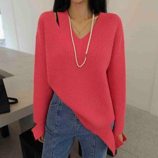 V-neck Slashed Woolen Sweater
