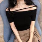 Off-shoulder Lattice Short-sleeve Top