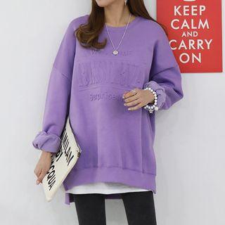 Dip-back Letter Embossed Sweatshirt