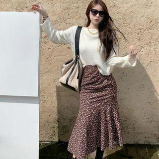 Cropped Sweater / Flower Print Midi A-line Skirt