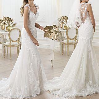 Sleeveless Lace Mermaid Wedding Gown