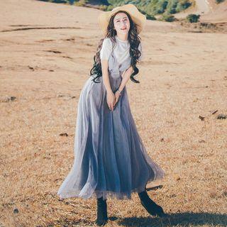 Set: Short-sleeve Top + Spaghetti Strap Maxi Dress