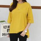 Round-neck Elbow-sleeve Dip-back T-shirt